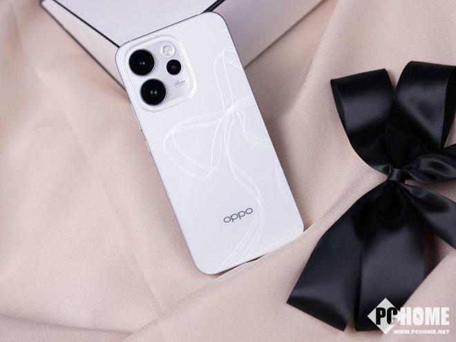 OPPO Reno15出圈实况拼图