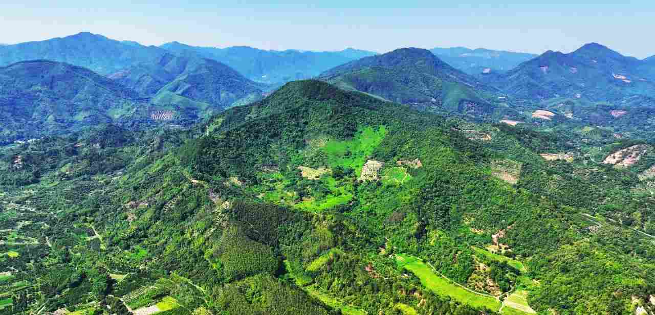 我国南粤大地发现陨石撞击坑地质遗迹