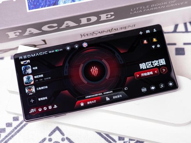 水冷散热科技狠活 红魔11 Pro+通吃移动游戏