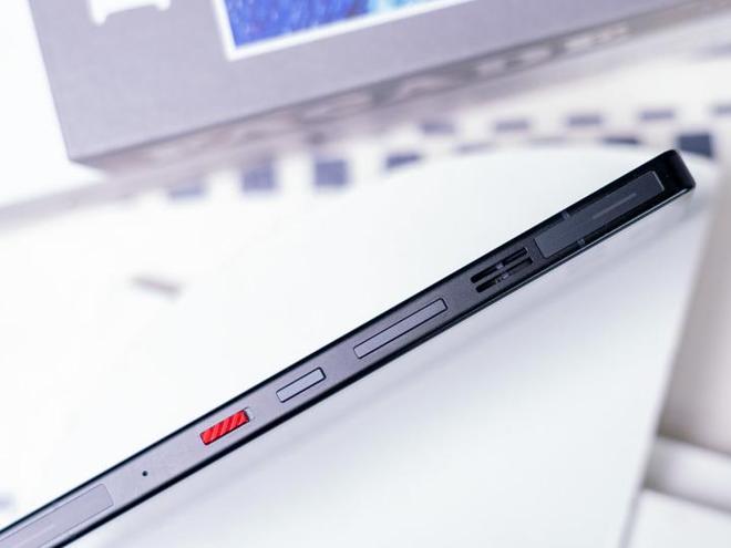 水冷散热科技狠活 红魔11 Pro+通吃移动游戏