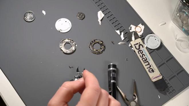 苹果AirTag 2首拆